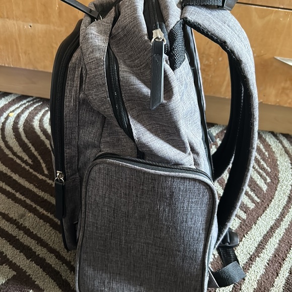 Baby diaper bag! Its in good condition - Picture 2 of 4